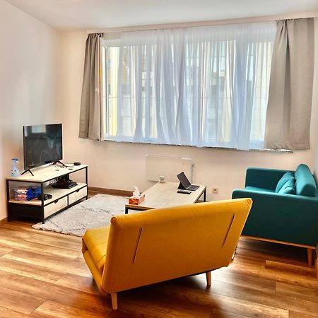 Design Studio Perfectly Located - Eu Madou - Park Apartment Brussel Bagian luar foto
