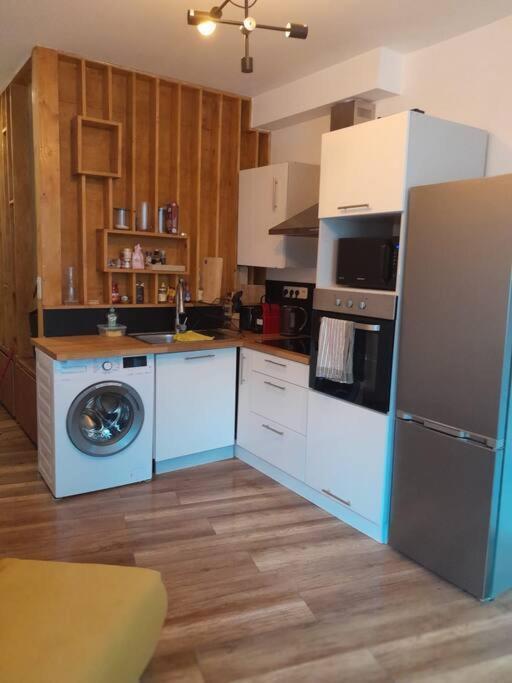 Design Studio Perfectly Located - Eu Madou - Park Apartment Brussel Bagian luar foto